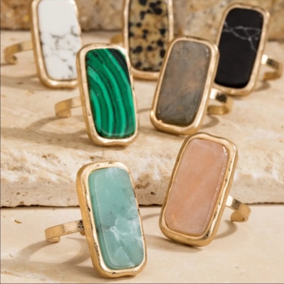 💕HP💕1 left! Natural Labradorite stone ring - Picture 4 of 5